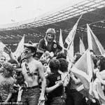 This is how Rod Stewart’s Cartier got stolen during a pitch invasion at Wembley